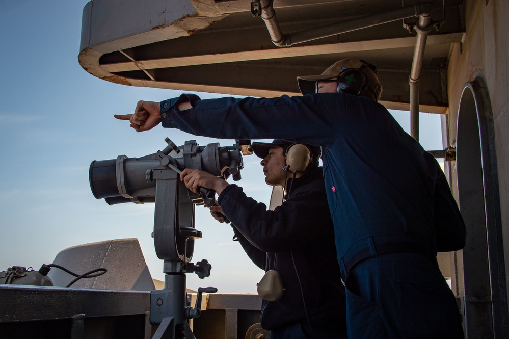 USS Carl Vinson (CVN 70) Sailors Stand Forward Look-out Watch