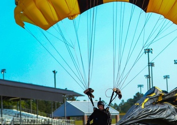 Golden Knights drop in on future Soldiers