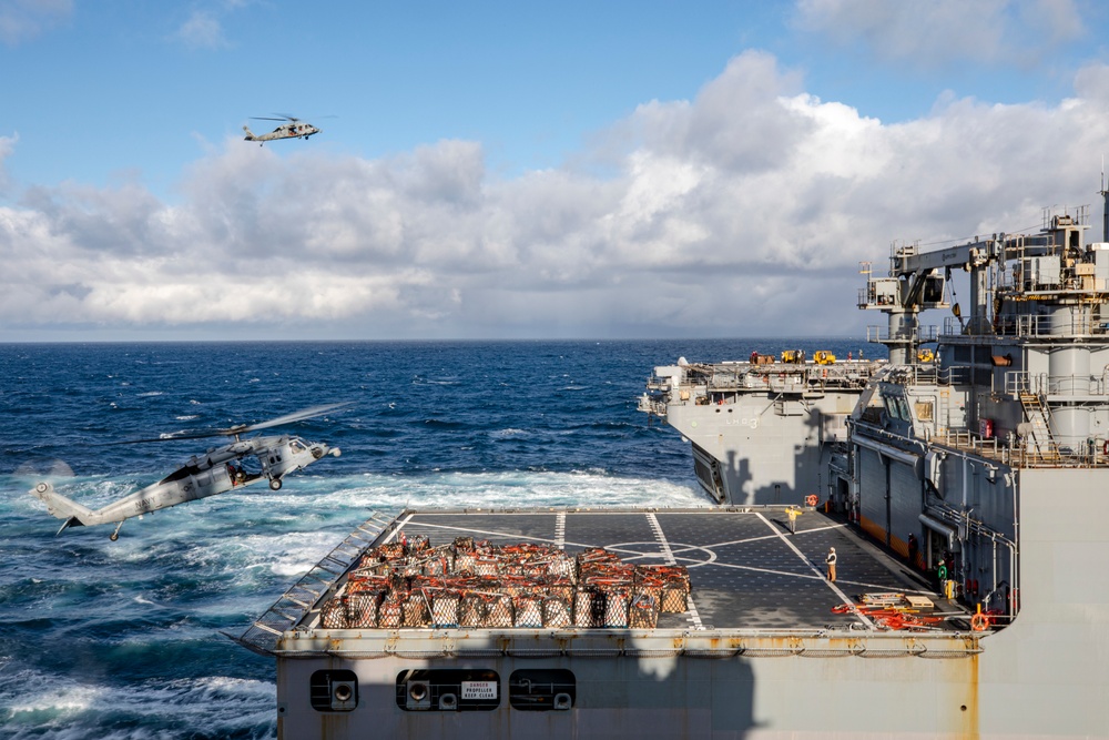 USNS Robert E. Peary, USS Kearsarge: Replenishment at Sea