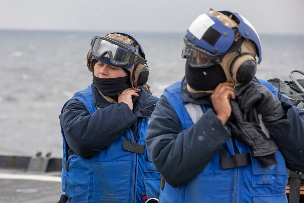 Gunston Hall: Vertical Replenishment at Sea
