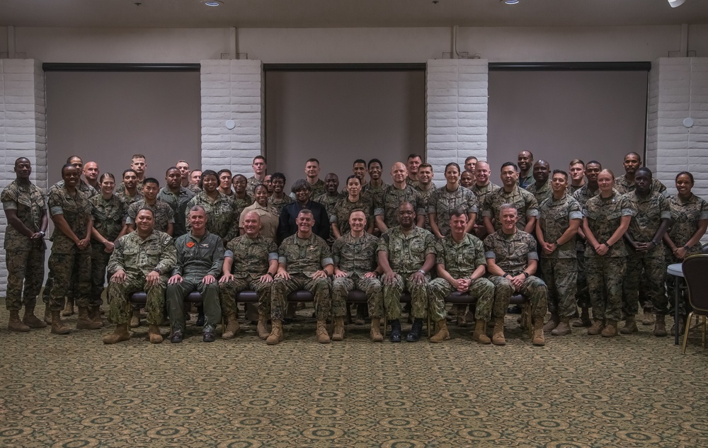 Senior leaders mentor Marine Corps officers