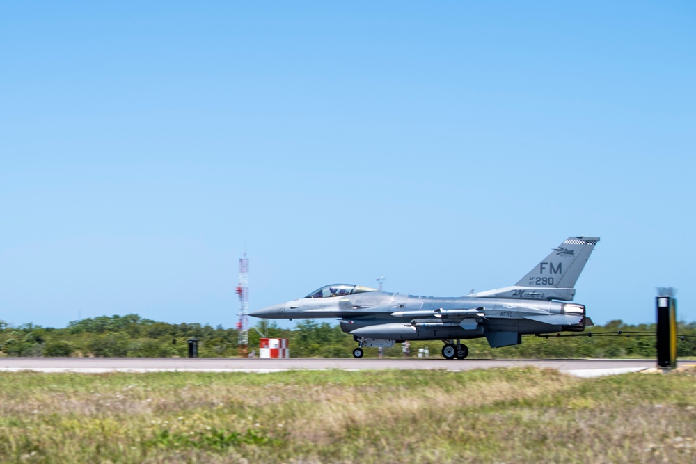 MacDill displays readiness with aircraft arresting system