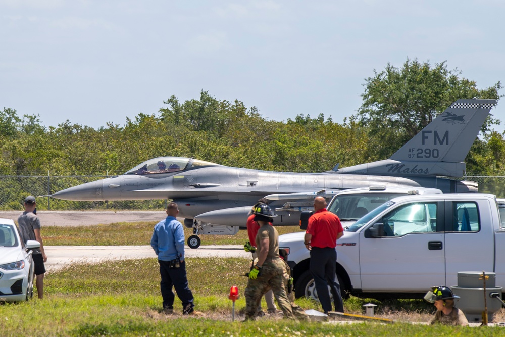 MacDill displays readiness with aircraft arresting system