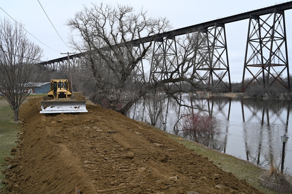 U.S. Army Corps of Engineers, St. Paul District supports North Dakota flood fight