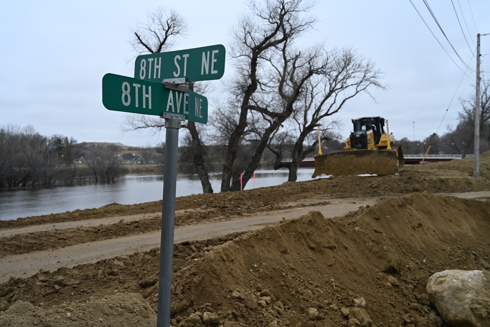 U.S. Army Corps of Engineers, St. Paul District supports North Dakota flood fight