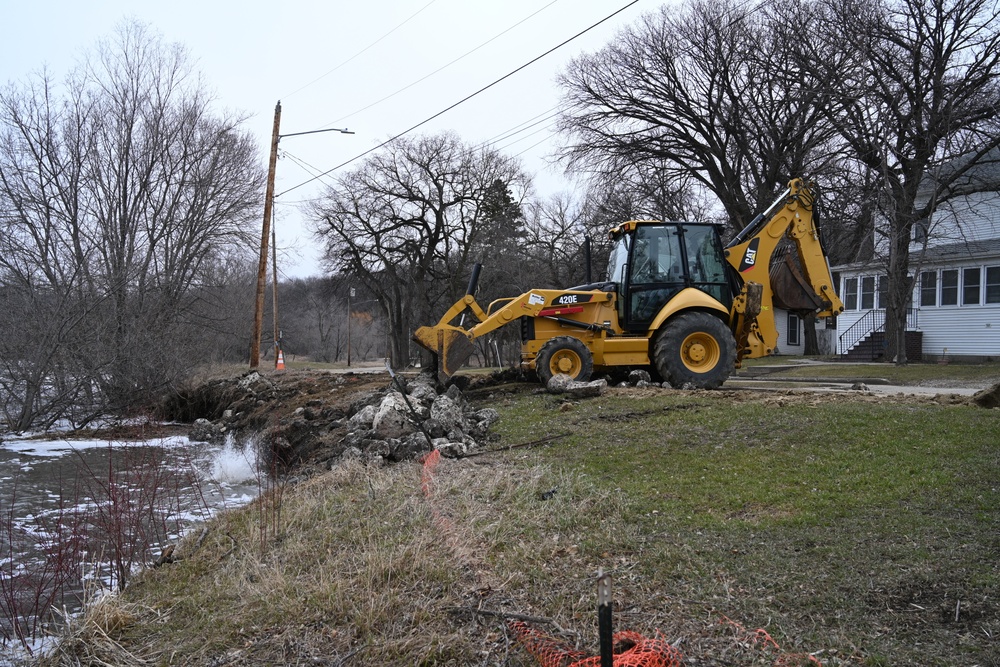 U.S. Army Corps of Engineers, St. Paul District supports North Dakota flood fight