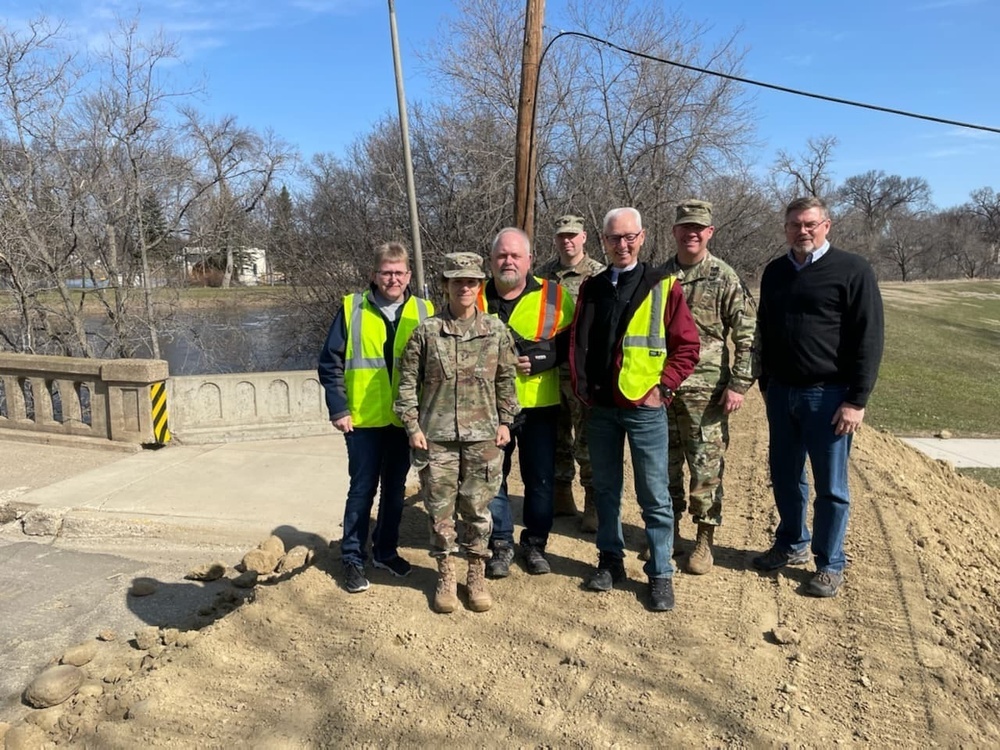 U.S. Army Corps of Engineers, St. Paul District supports North Dakota flood fight