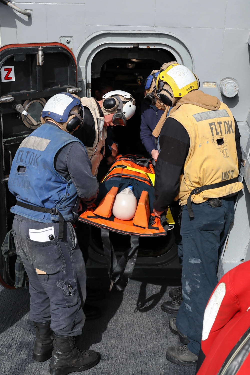 USS Ross conducts final battle drill