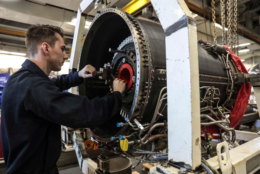 Abraham Lincoln Sailors conduct aircraft maintenance