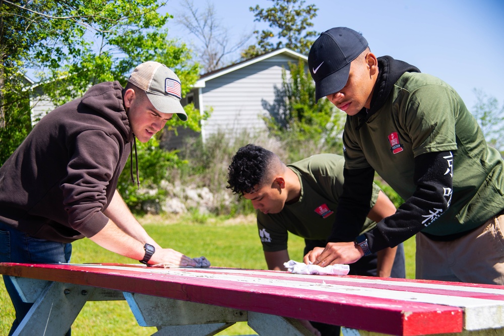 Veterans of Foreign Wars Volunteer Event with Single Marine Program