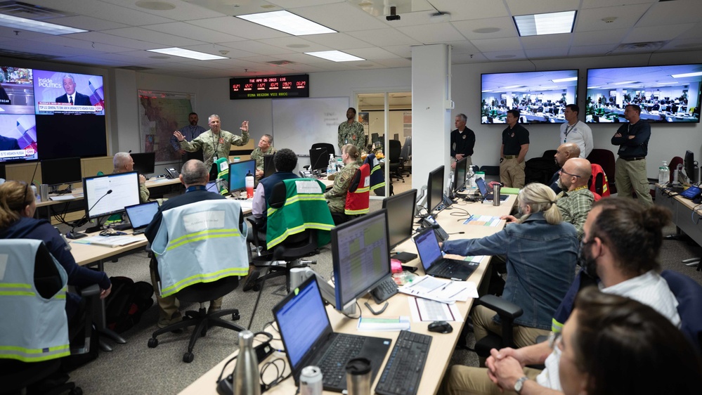 ARNORTH Commander, JTF-CS Commander Visit FEMA Region 8 HQ During Exercise VR 22