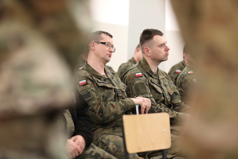 U.S. Noncommissioned Officers Teach Class on Sustainment to Polish Soldiers