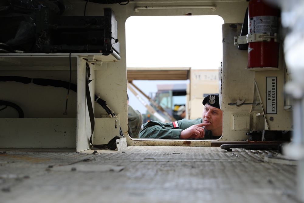 U.S. Noncommissioned Officers Teach Class on Sustainment to Polish Soldiers
