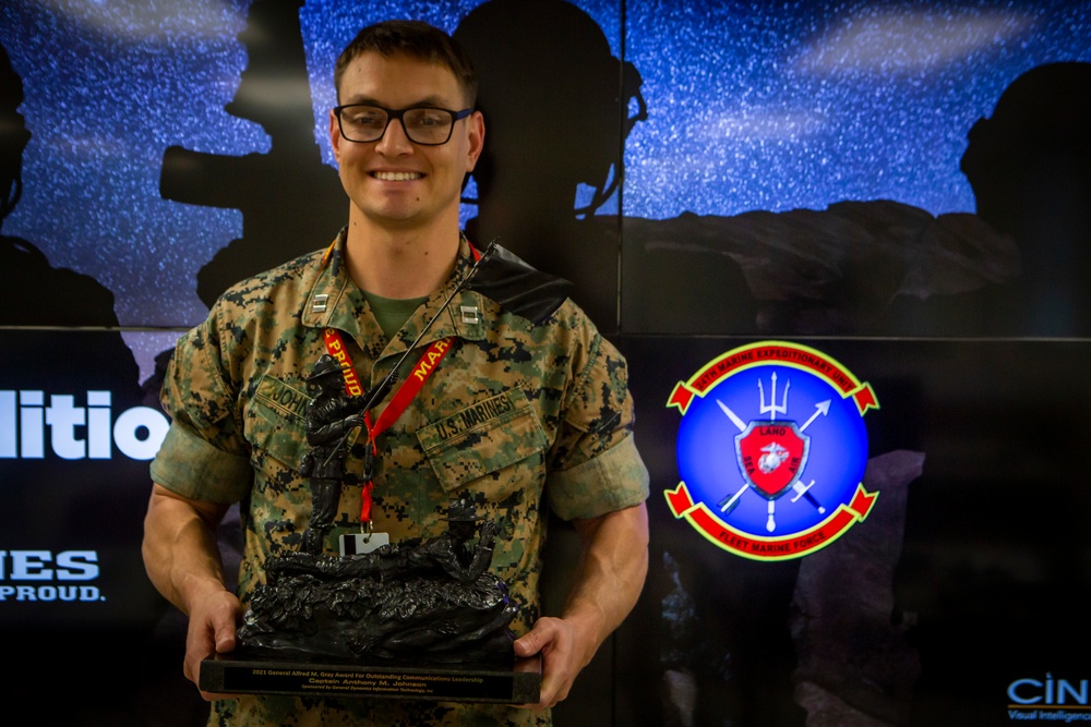 24th MEU Communications Marines Receive Service-Level Awards