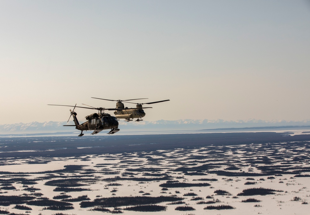 Alaska Army Guard aviators stage helicopters in Nome ahead of annual training