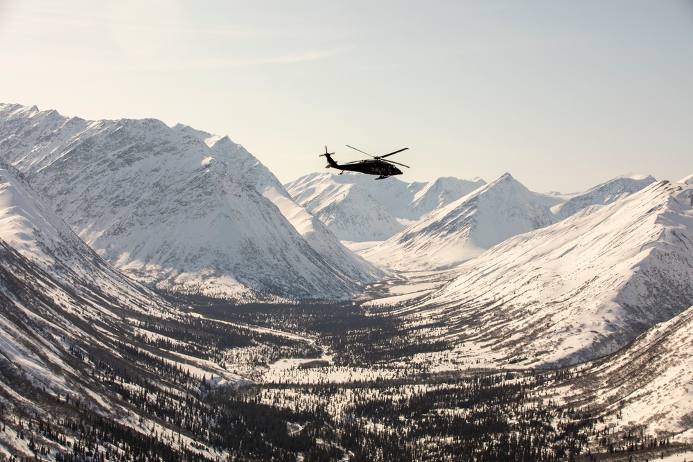 Alaska Army Guard aviators stage helicopters in Nome ahead of annual training