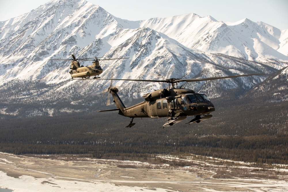 Alaska Army Guard aviators stage helicopters in Nome ahead of annual training