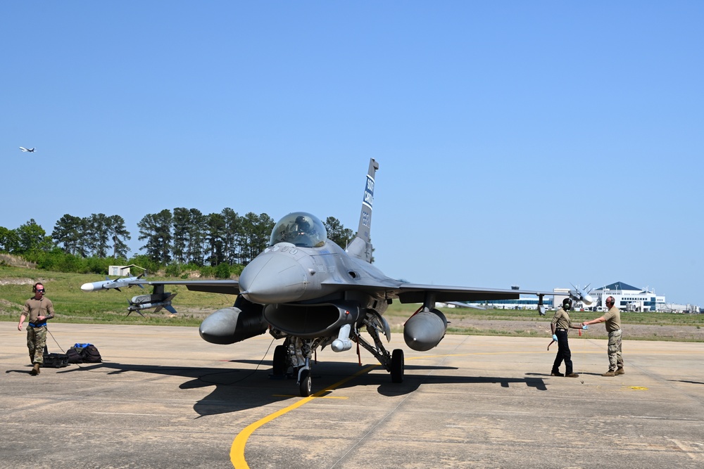 169th Fighter Wing F-16s arrive at Columbia Metropolitan Airport