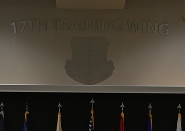 AF Surgeon General tours 17th Medical Group