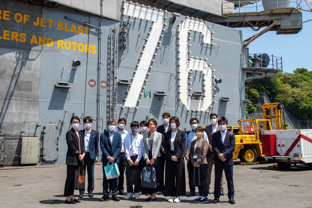 USS Ronald Reagan (CVN 76) Hosts Yokosuka City Officials