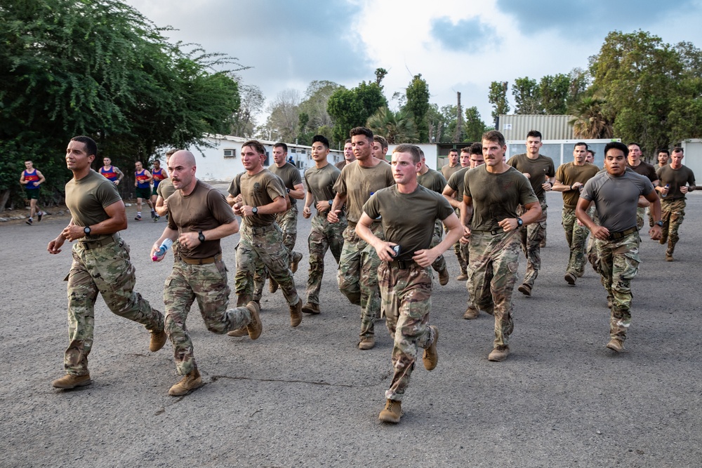 Red Dragons conduct French Desert Commando pre-assessment