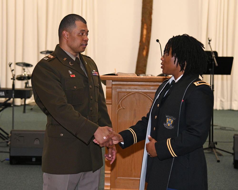 Army Reserve Chaplain goes active duty through Passing of Stole