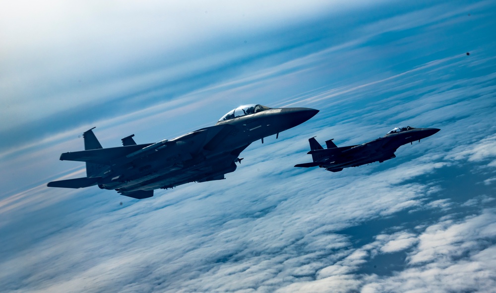 100th ARW refuels 48th FW for exercise Point Blank 22-2
