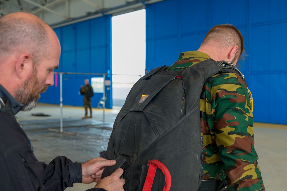 Belgian Paratroopers Training on Chièvres AB