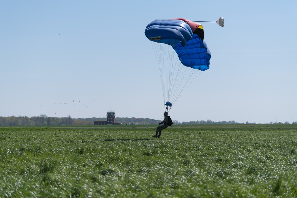 Belgian Paratroopers Sustainment Training on Chièvres AB