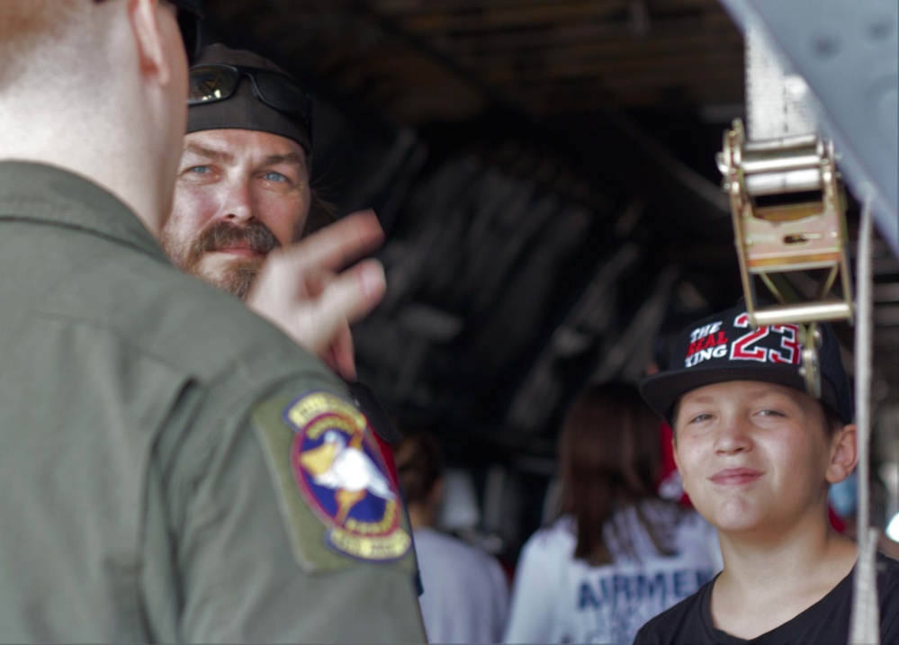 433rd Airlift Wing participates in The Great Texas Airshow