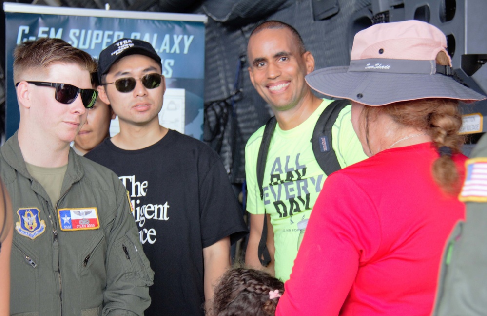 433rd Airlift Wing participates in The Great Texas Airshow