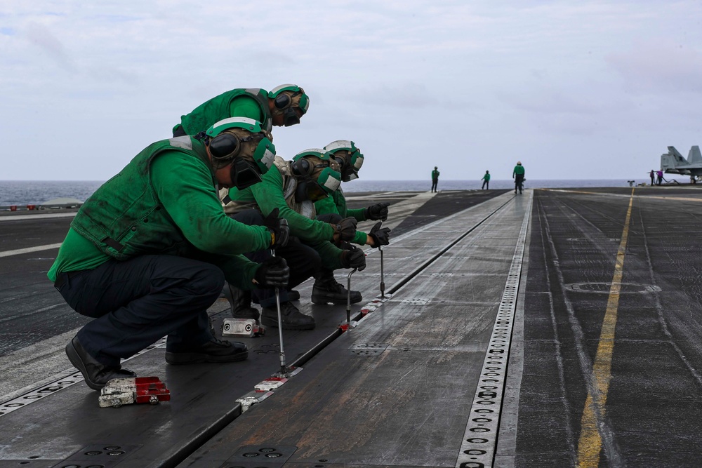 Abraham Lincoln conducts flight operations