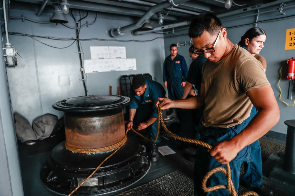 Abraham Lincoln Sailors conduct maintenance