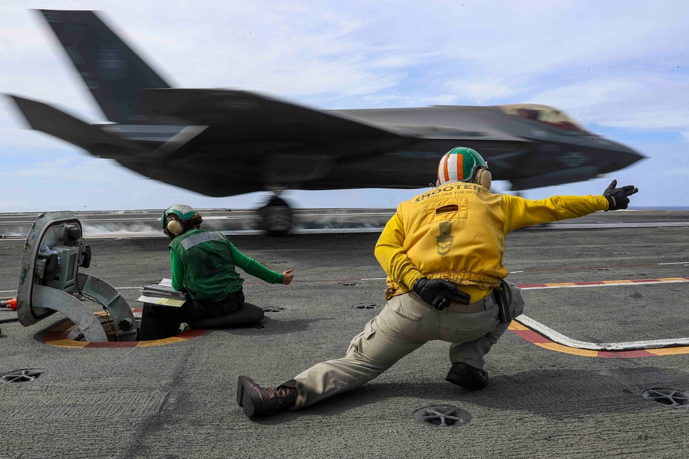 Abraham Lincoln conducts flight operations