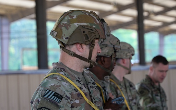 Paratroopers Conduct IMC
