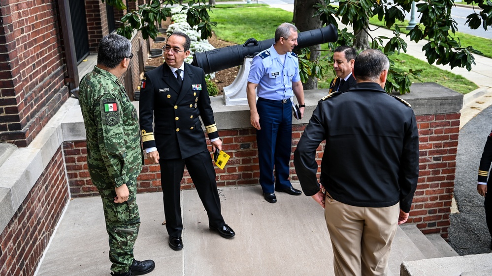 CESNAV Visits IADC