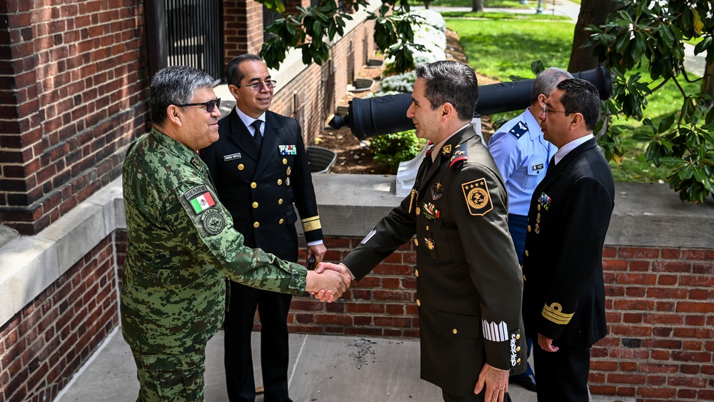 CESNAV Visits IADC