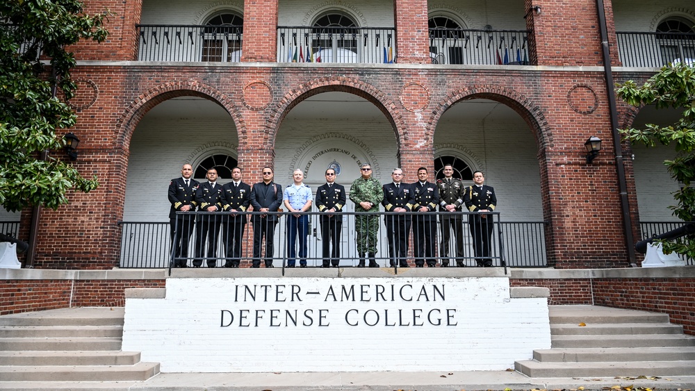CESNAV Visits IADC