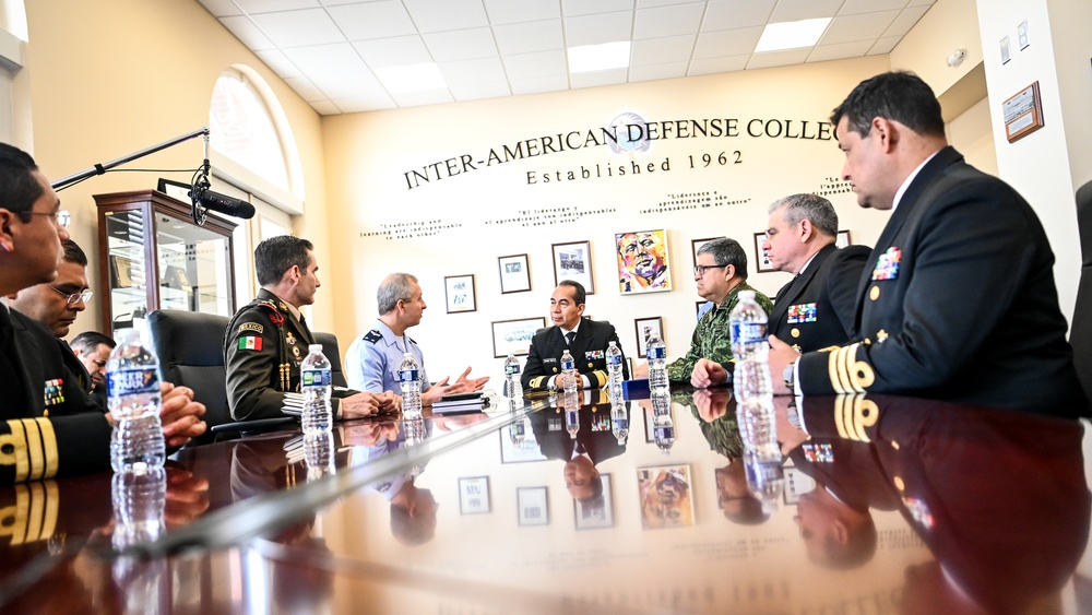 CESNAV Visits IADC