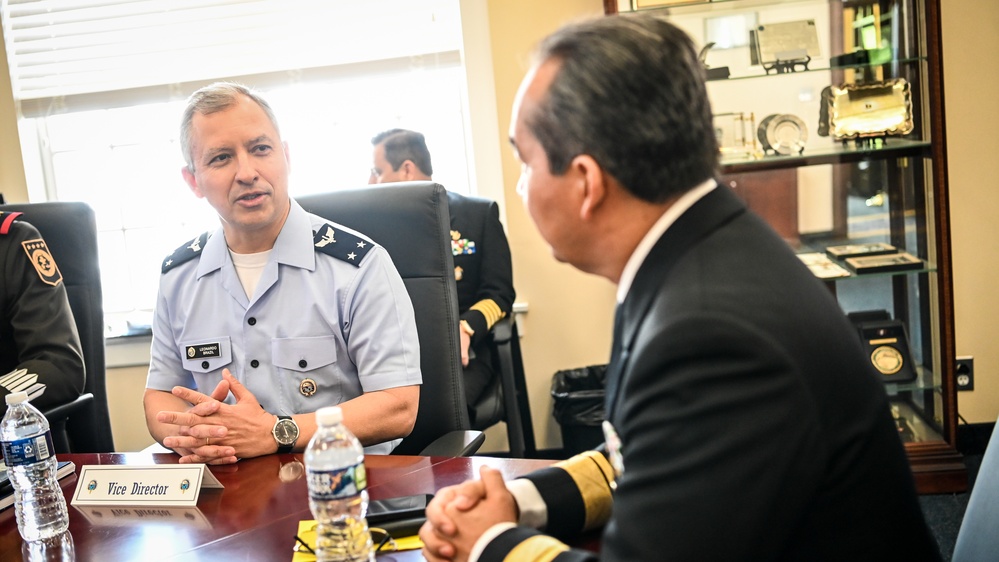 CESNAV Visits IADC