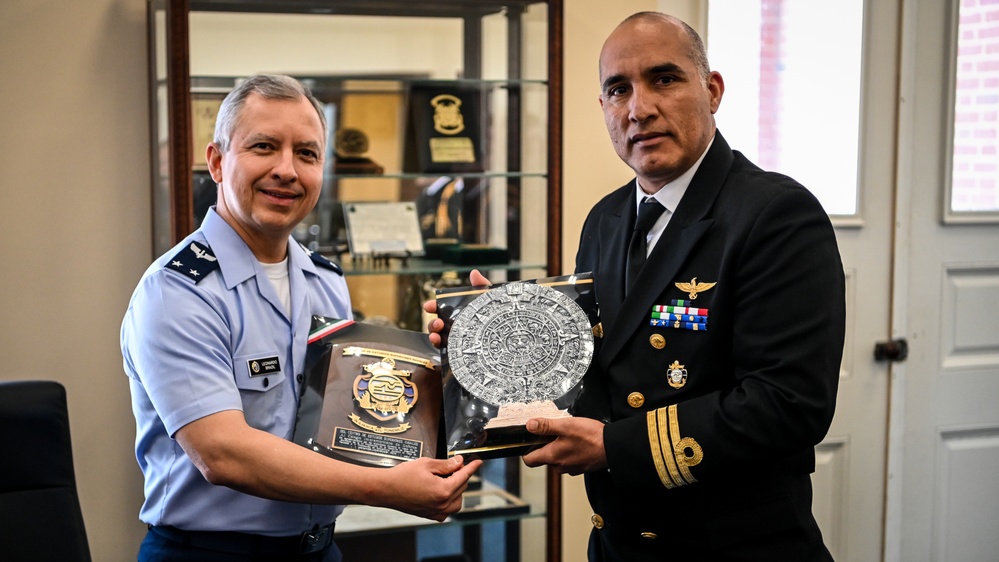 CESNAV Visits IADC
