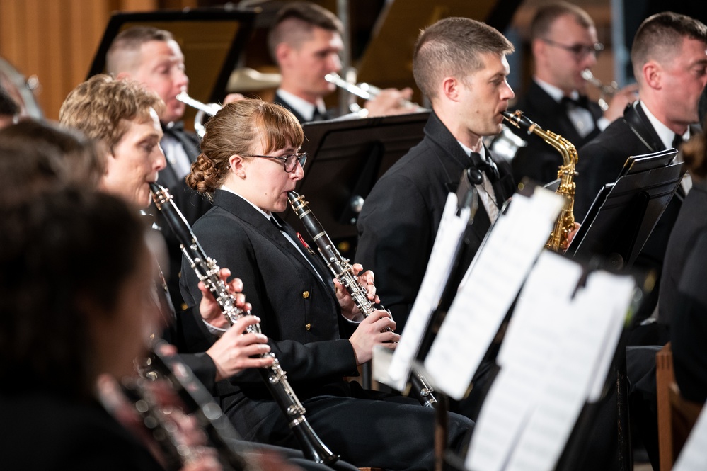 Navy Band visits Valparaiso, Ind.