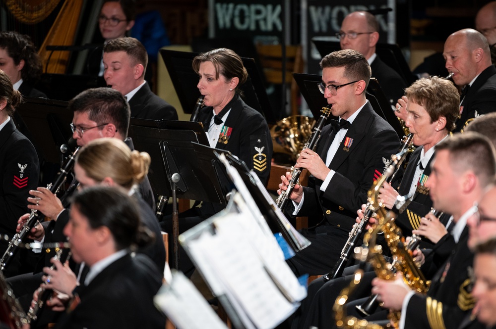 Navy Band visits Valparaiso, Ind.
