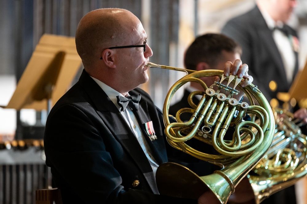 Navy Band visits Valparaiso, Ind.