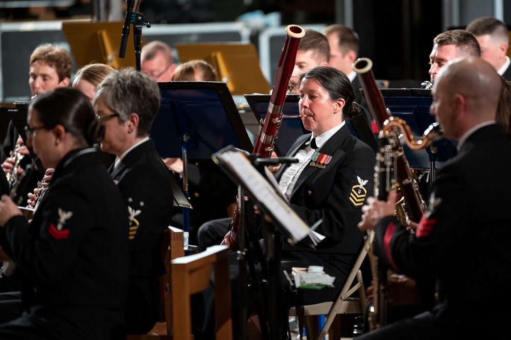 Navy Band visits Valparaiso, Ind.