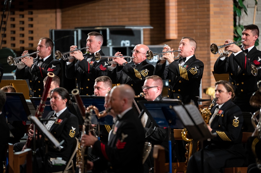 Navy Band visits Valparaiso, Ind.
