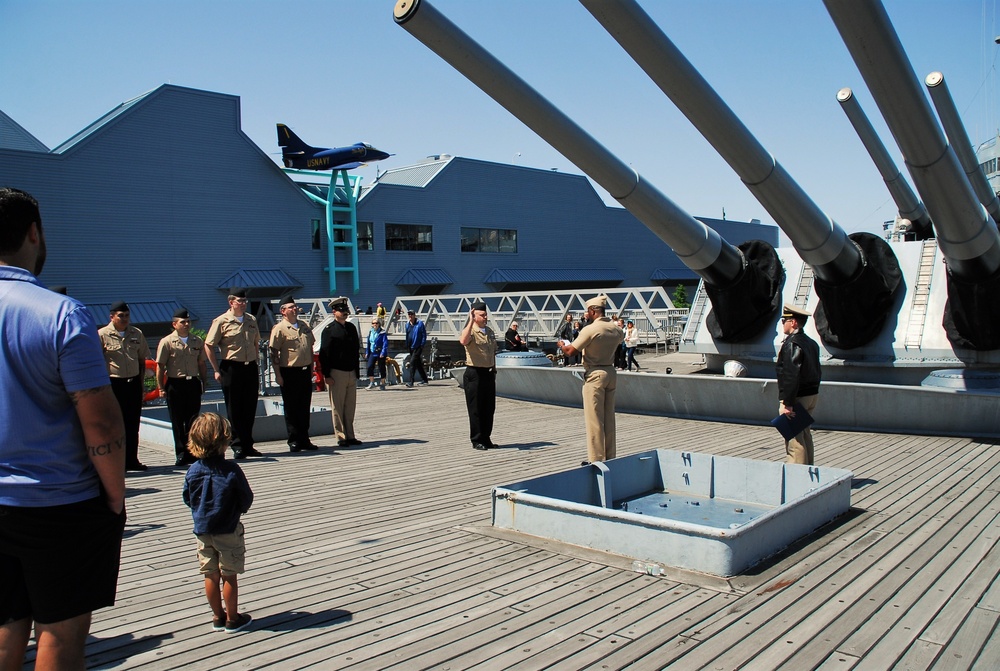 Naval Museum hosts a reenlistment ceremony