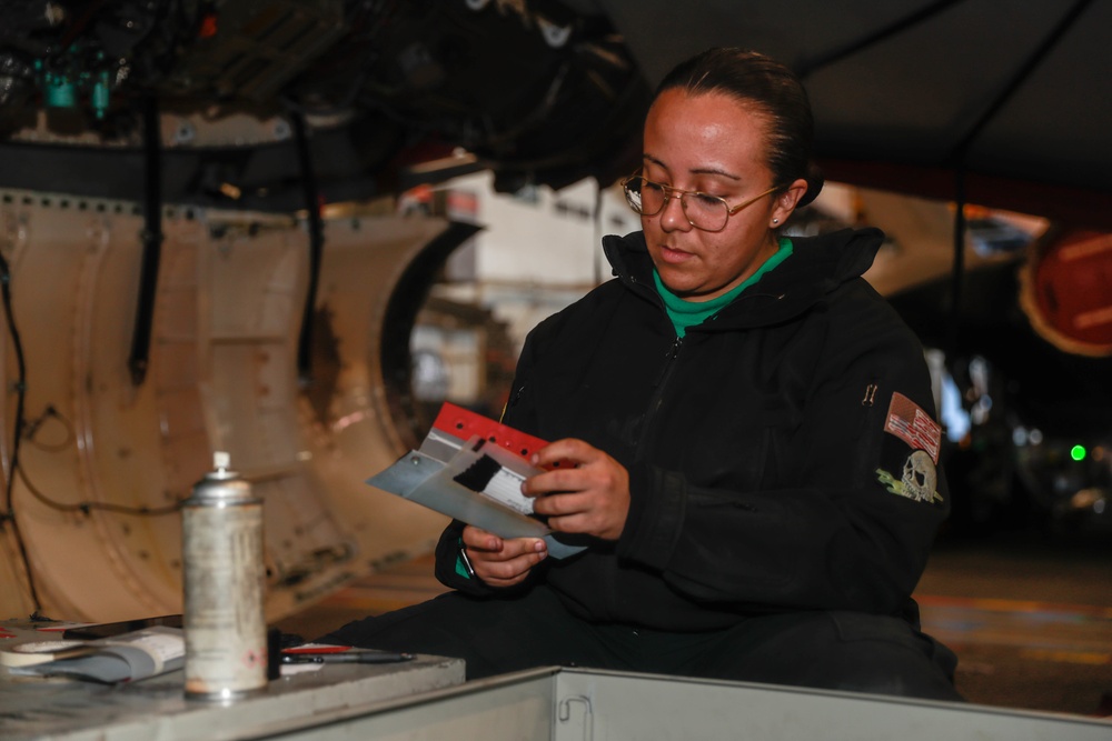 Abraham Lincoln Sailors conduct maintenance