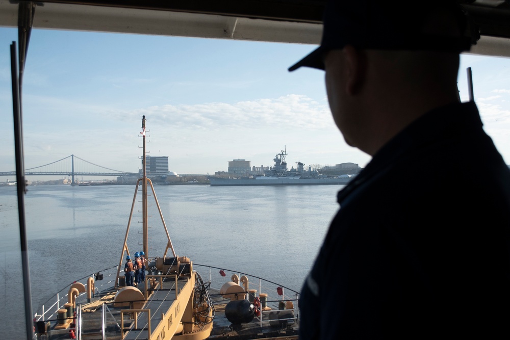 USCGC William Tate Works on Buoys on Delaware River