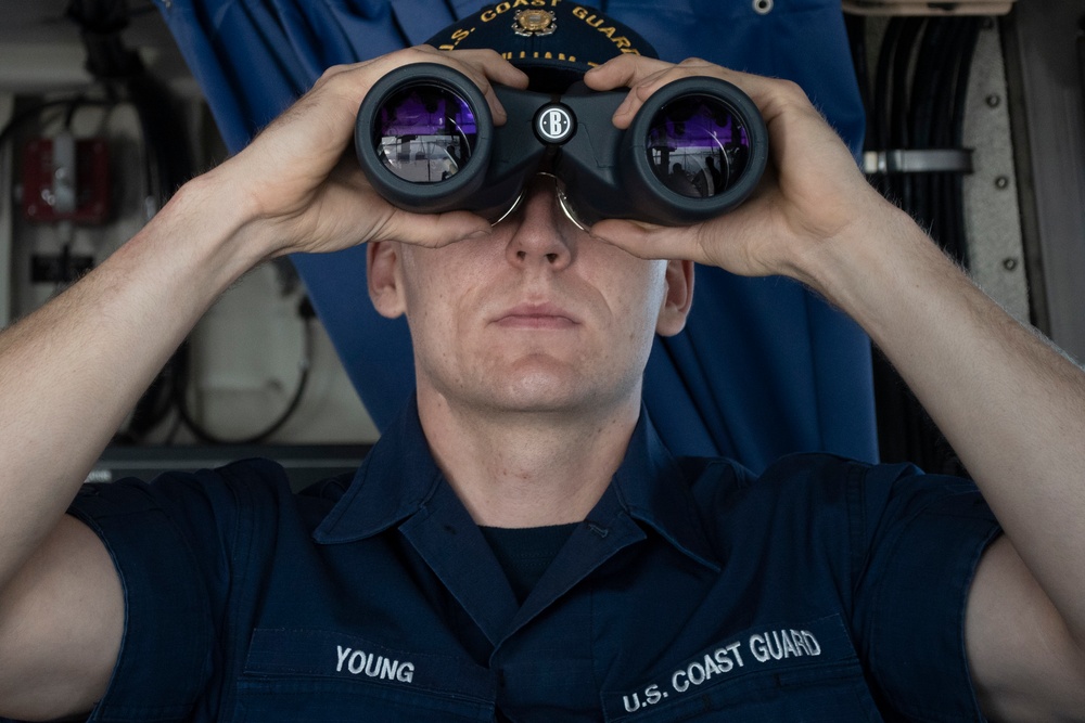 USCGC William Tate Works on Buoys on Delaware River